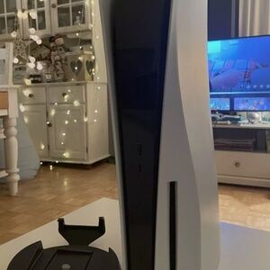 Sony Playstation 5 Blu-Ray Edition Huge
Bundle! 4 Weeks Usage